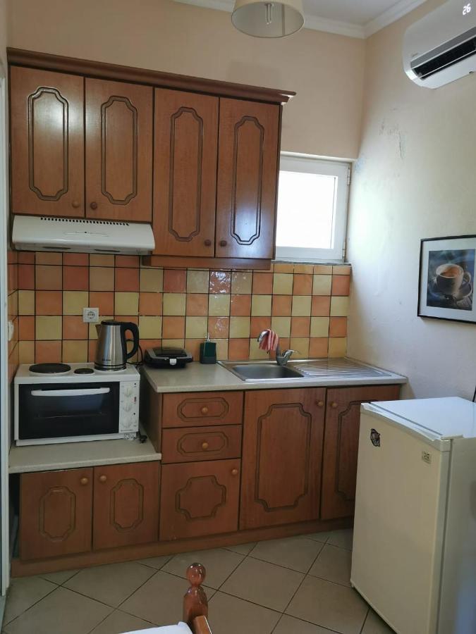 Brb Rooms Himare Exterior photo