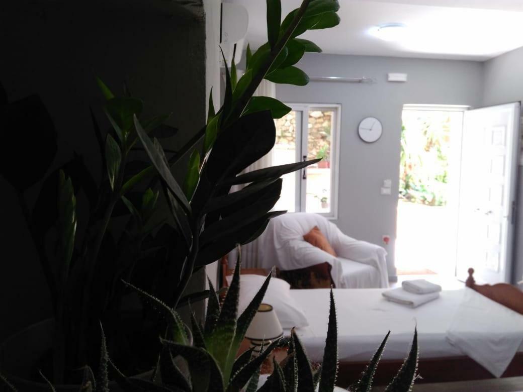 Brb Rooms Himare Exterior photo